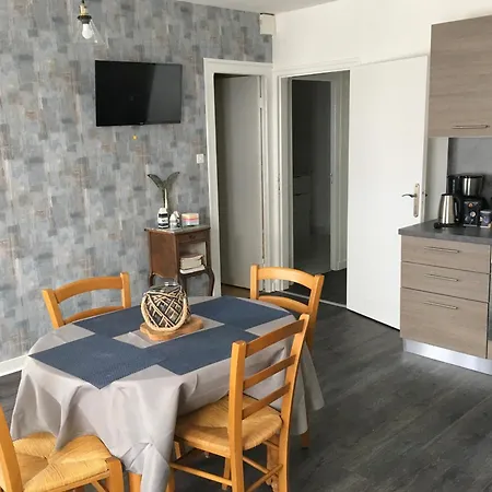 La Legende Men Marz 1er Etage- Centre-ville , 300 M Des Plages * Brignogan-Plages